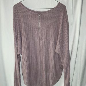 Woman’s 1/4 zip sweater